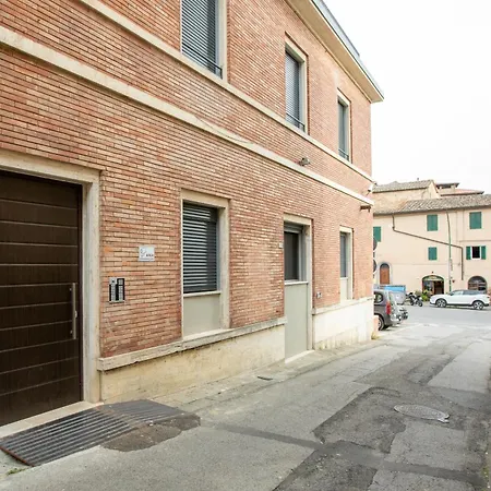 Santa Petronilla - Per Gruppi Con Parcheggio شقة *